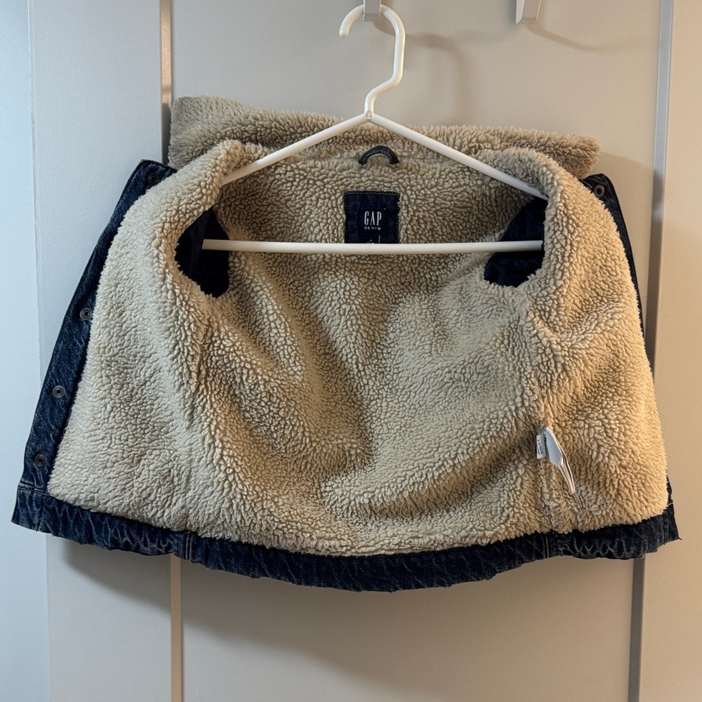 GAP Kids Denim Jacket with Cream Sherpa - Picture 4 of 8